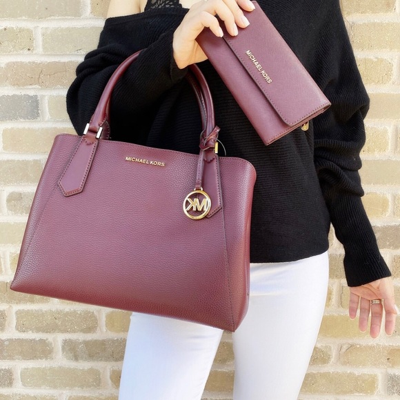 Michael Kors Handbags - Michael Kors Kimberly Satchel